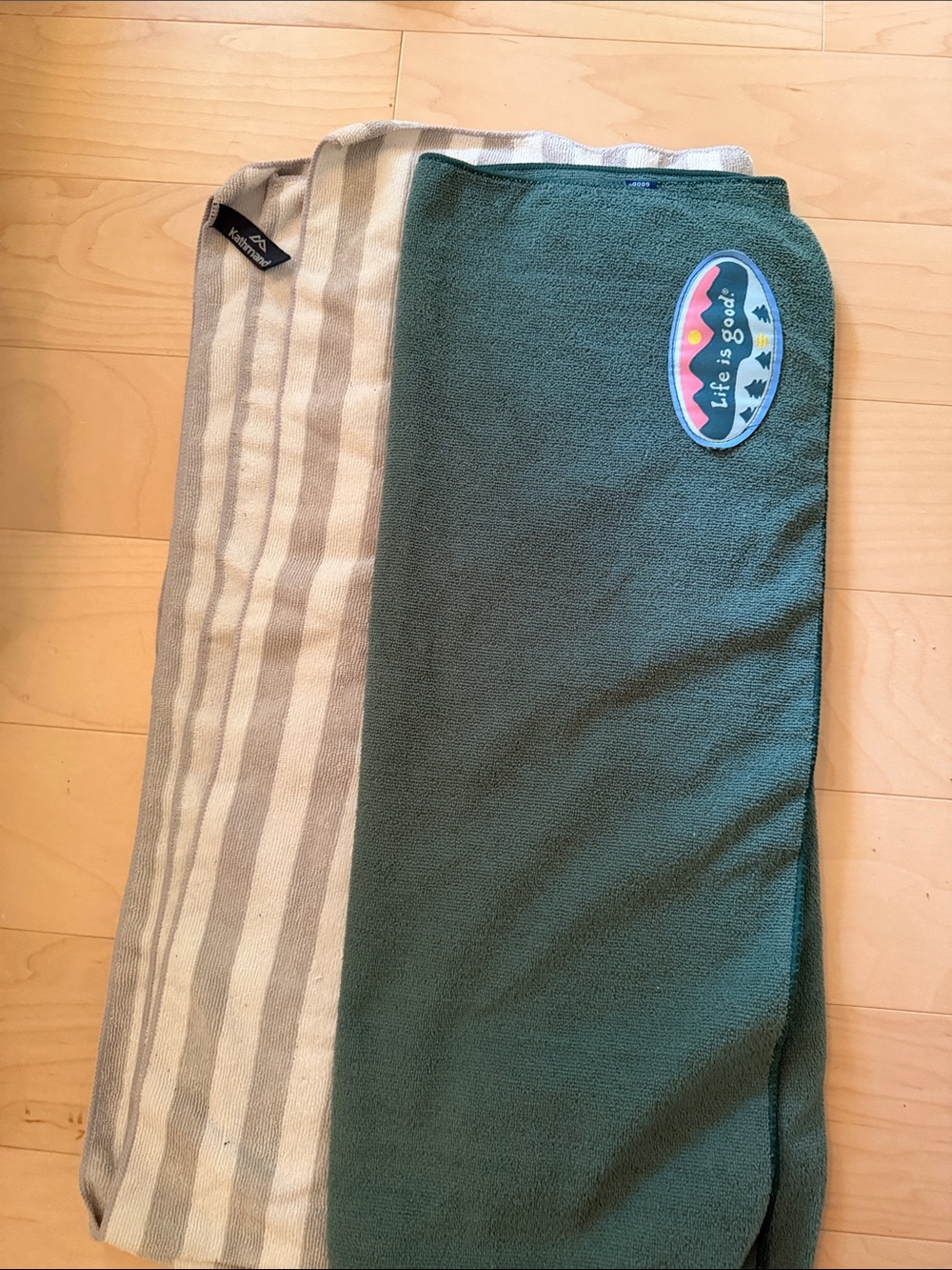2 quick dry towels (medium/larger size)
